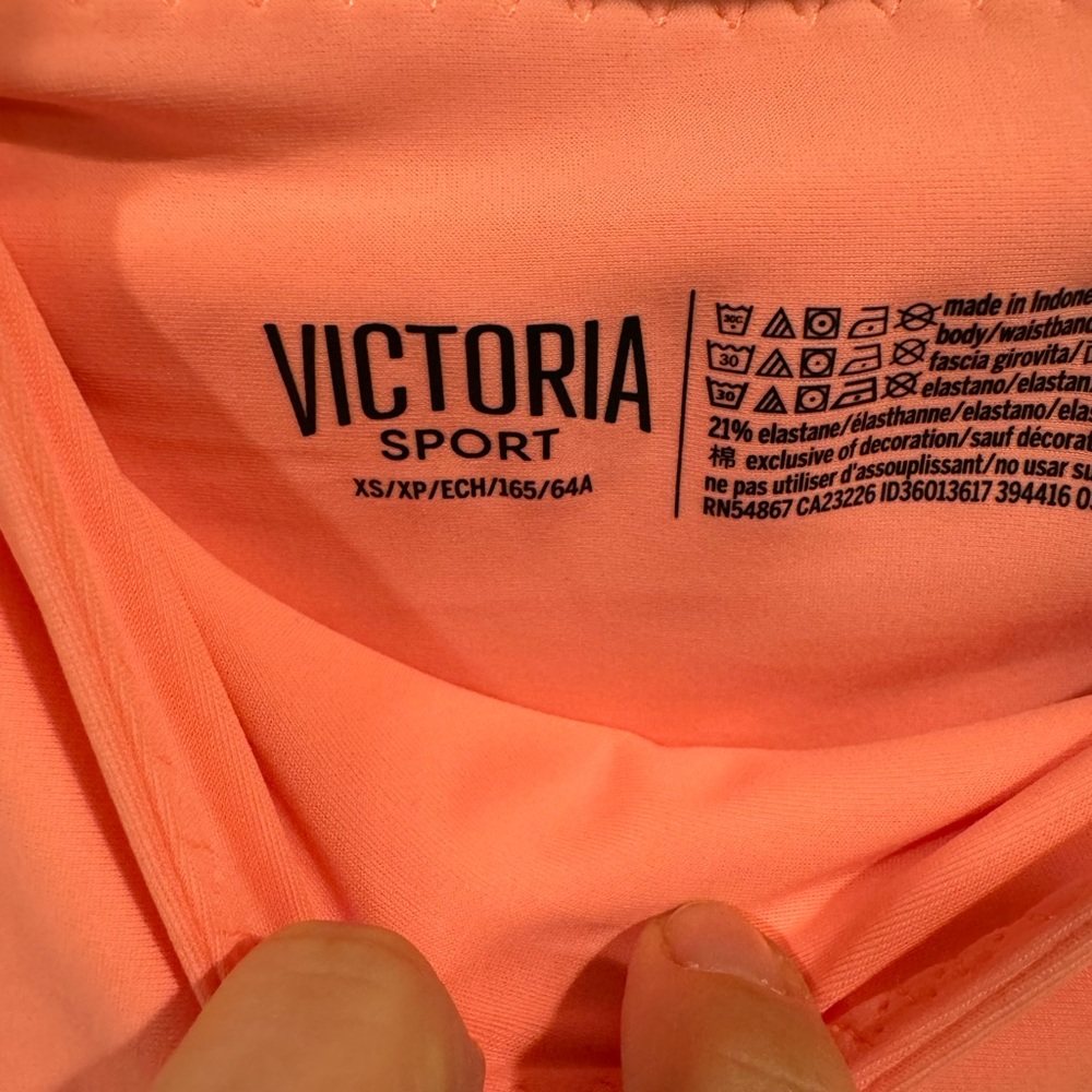 Victoria’s Secret Sport Pink Capri Leggings - Picture 4 of 4